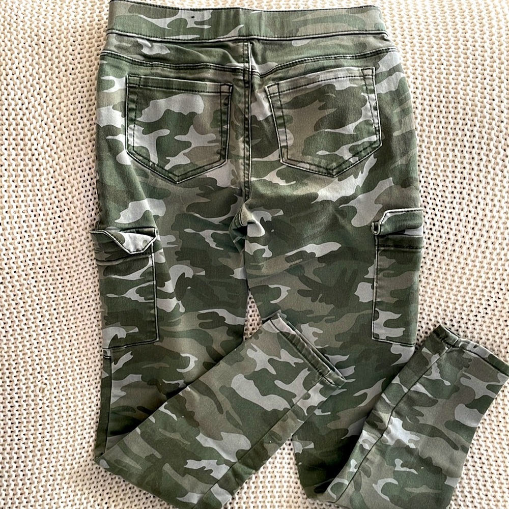 Justice 💚 - Picture 2 of 3